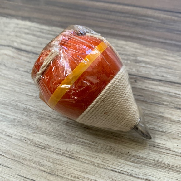 Wood Spinning Top Vintage Old Fashion Wooden Spin Toy Sting Button Metal Tip New - Picture 1 of 6